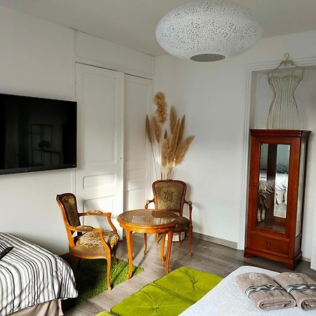 A La Villa Perroy Les Chambres Sont Spacieuses Et Les Petit-Dejeuners Offerts Dunkirk Ngoại thất bức ảnh