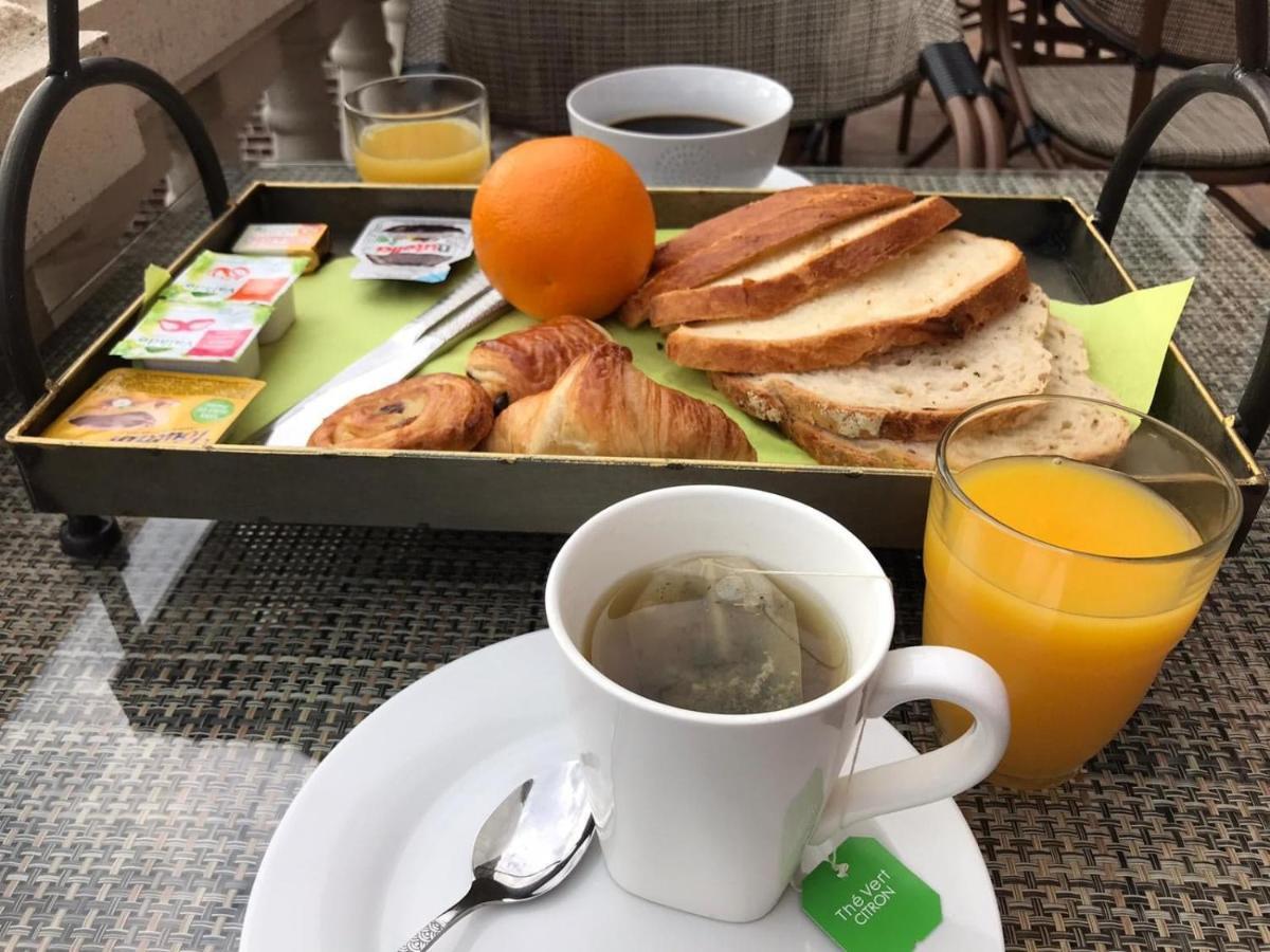 A La Villa Perroy Les Chambres Sont Spacieuses Et Les Petit-Dejeuners Offerts Dunkirk Ngoại thất bức ảnh
