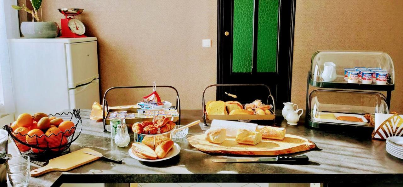 A La Villa Perroy Les Chambres Sont Spacieuses Et Les Petit-Dejeuners Offerts Dunkirk Ngoại thất bức ảnh